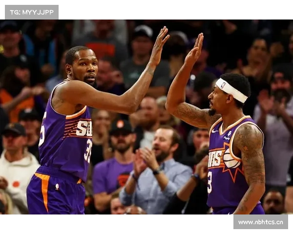 NBA榜首大战太阳击败勇士,17连胜追平队史纪录 NBA榜首大战太阳击败勇士,17连胜追平队史纪录